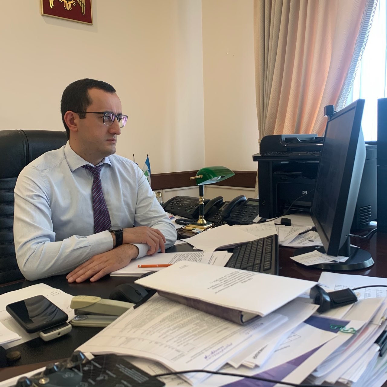 И.о. председателя Государственного комитета КБР по тарифам и жилищному надзору Алим Макуашев принял участие в очередном заседании Правительства КБР проводимого посредством видео-конференц-связи. 