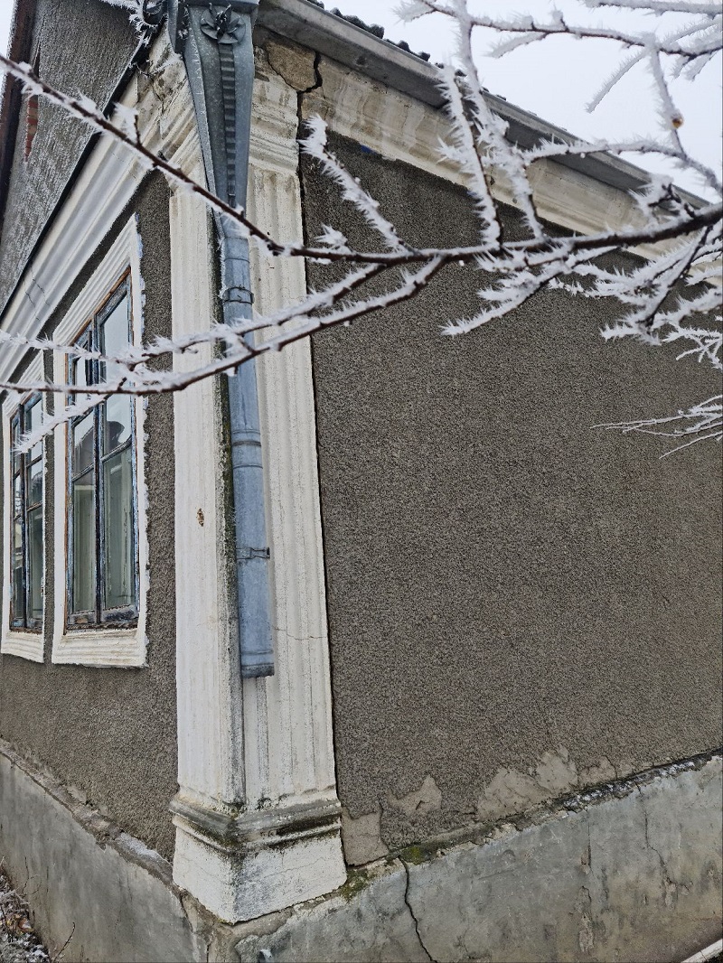 Сегодня специалистом Государственного комитета Кабардино-Балкарской Республики по тарифам и жилищному надзору проведено обследование технического состояния домовладения.