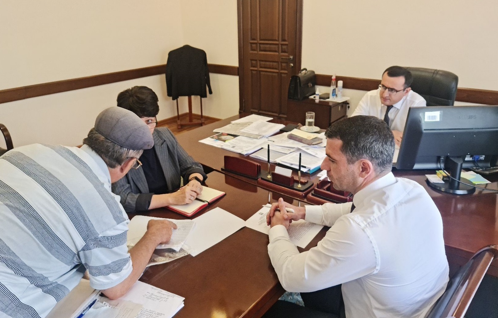 И.о. председателя Государственного комитета КБР по тарифам и жилищному надзору провел прием граждан