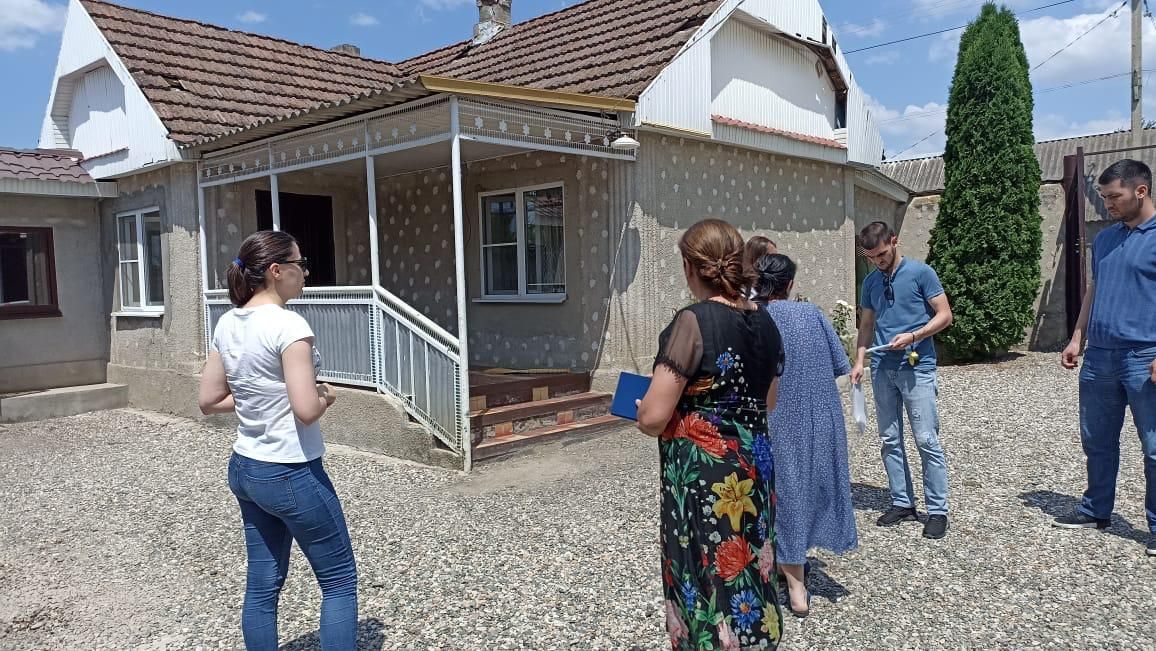 Сегодня специалистом ГКТиЖН КБР совместно с местной администрацией Баксанского муниципального района КБР проведено обследование технического состояния жилого домовладения