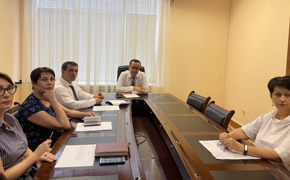 Сотрудники Государственного комитета КБР по тарифам и жилищному надзору приняли участие в селекторном совещании в формате ВКС